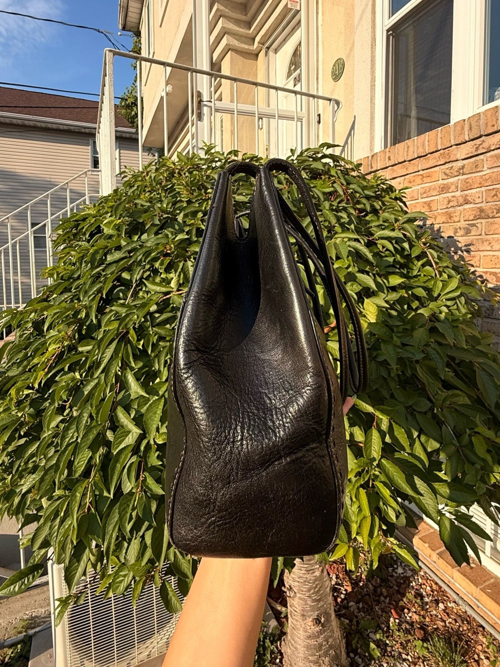 Fossil Black Leather Double-Handle Shoulder Bag - Picture 3 of 7